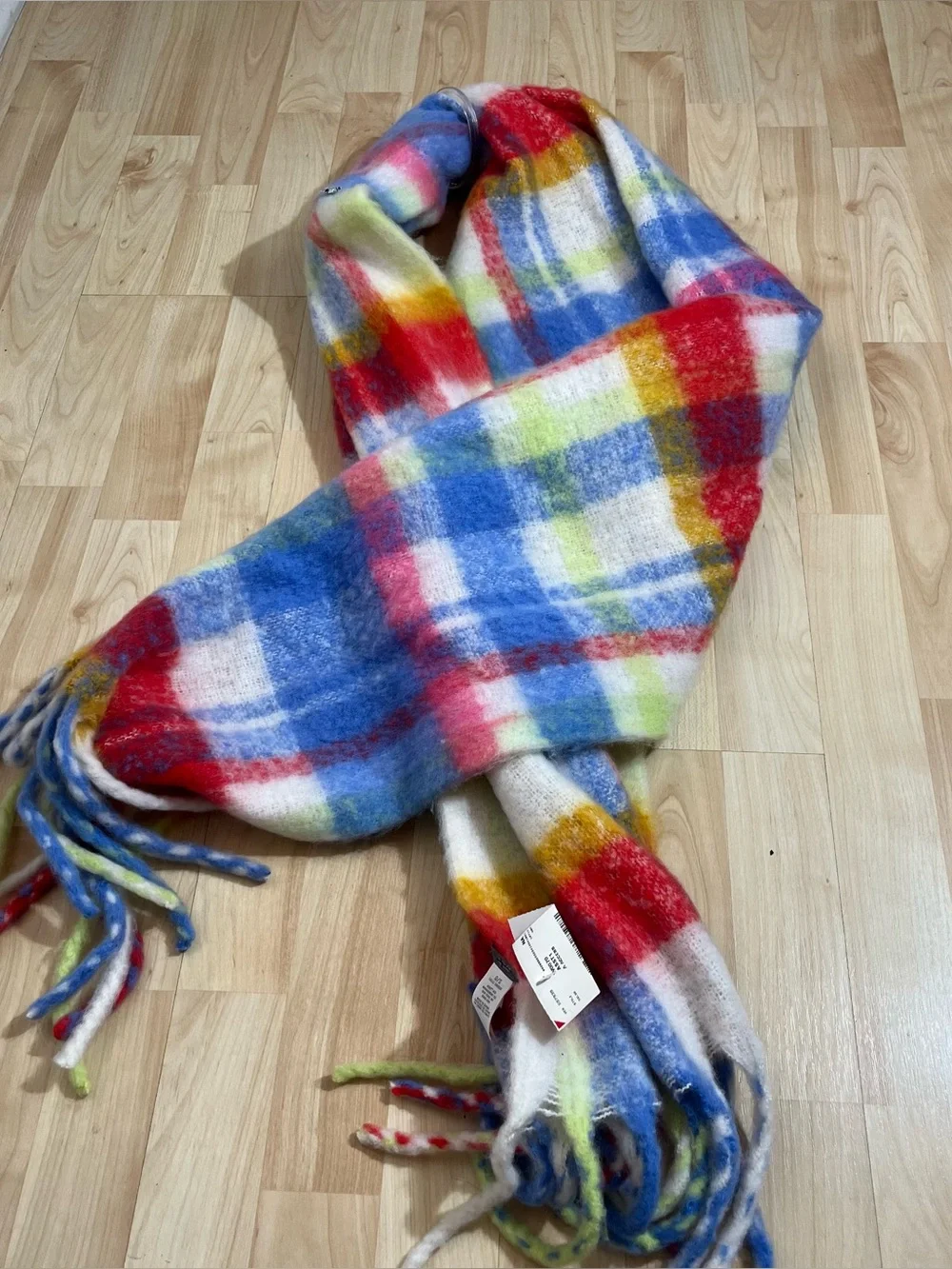 Aerie blanket scarf featuring a bright, multi-colored plaid tartan pattern NWT
